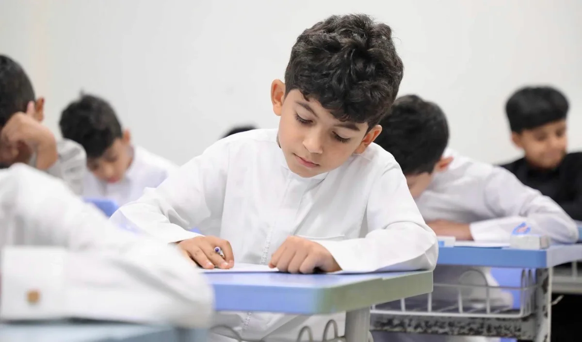 خطة سعودية لحل مشكلة استمرار غياب الموظفين بعد الاجازات المطولة