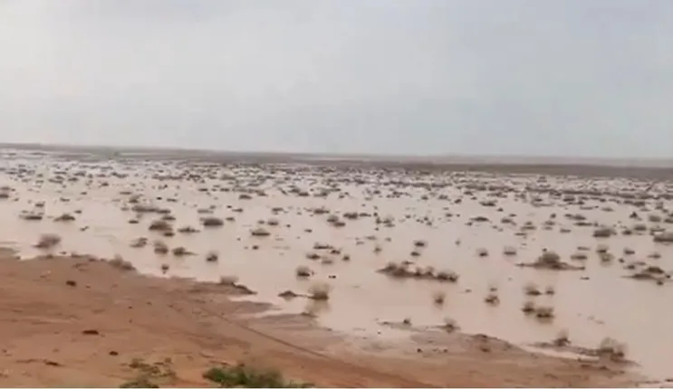 فيديو السيول والأمطار تغرق شوارع القصيم 