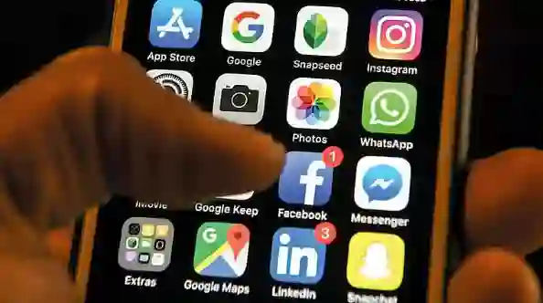 بث الانترنت للأخرين في السعودية عليه عقوبة قانونية قاسية يبدأ تطبيقها من اليوم وخبير قانوني يكشف عن السبب 