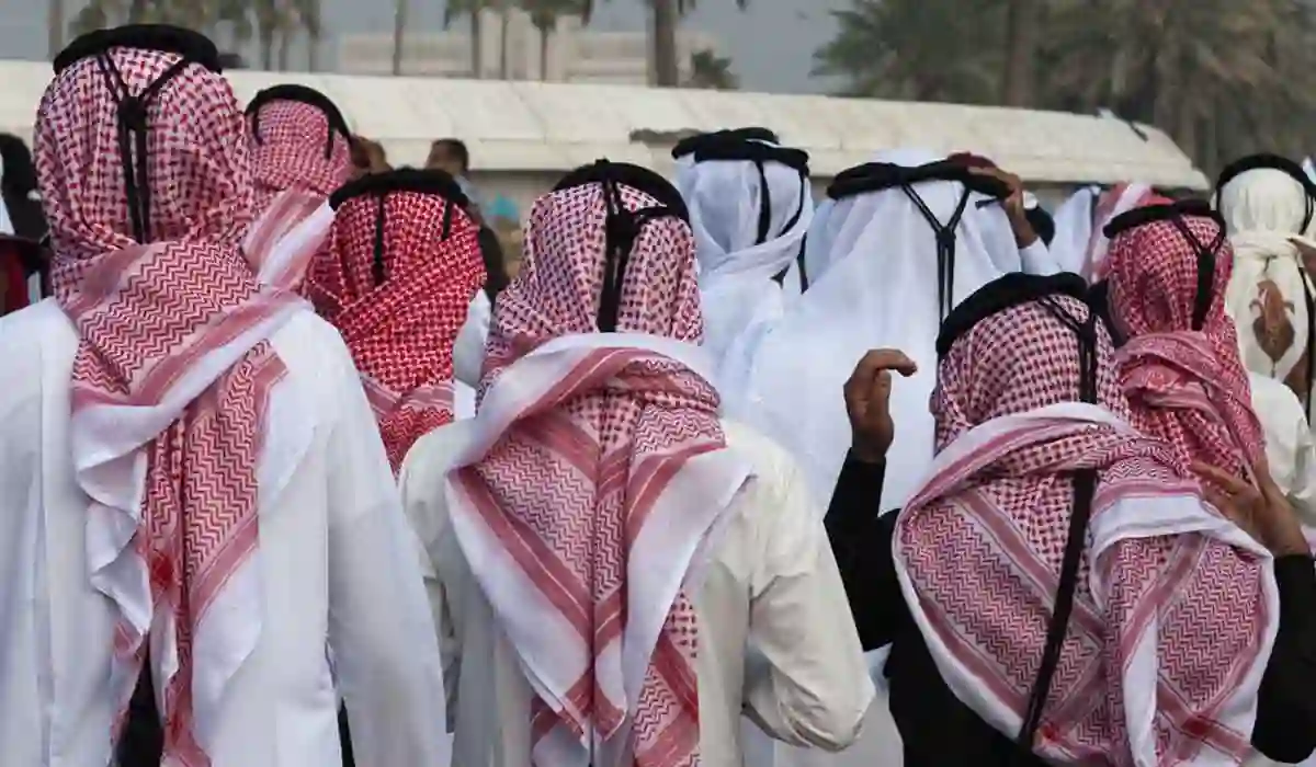 بعد قرار إلزام طلاب الثانوية بالزي السعودي.. متى تلبس الشماغ الأحمر ومتى تلبس الغترة البيضاء