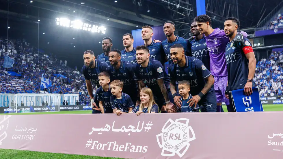تسريبات من صحف اوربية تكشف عن قرب حسم صفقة انتقال نجم ريال مدريد الى الهلال ونجم الفريق الأول من سيدفع الثمن 