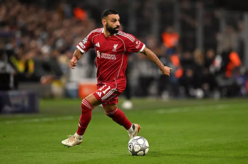 صحفي اوربي شهير يفجر مفاجأة عن ما يدور في كواليس المفاوضات بين محمد صلاح واندية دوري روشن 
