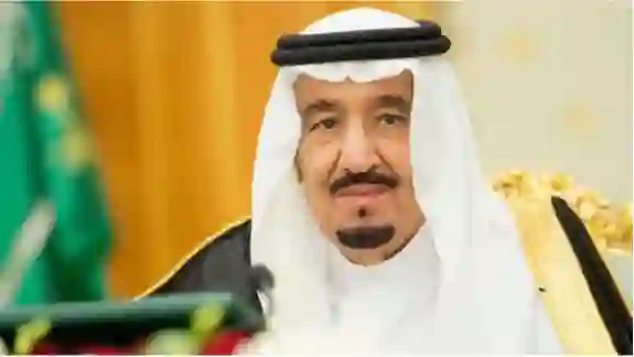 أمر ملكي بمنح الجنسية السعودية للمقيمين ممن يحملون هذه الشهادات والمؤهلات العلمية
