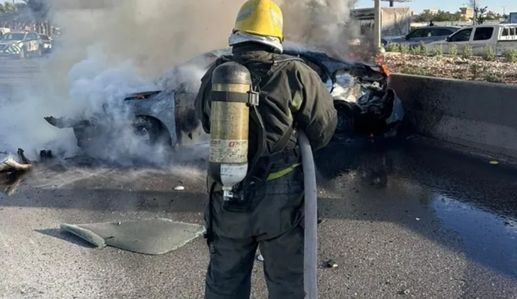 الكشف عن نوع وموديل السيارة التي احترقت وتفحمت اثناء سيرها على شارع عام في الرياض 