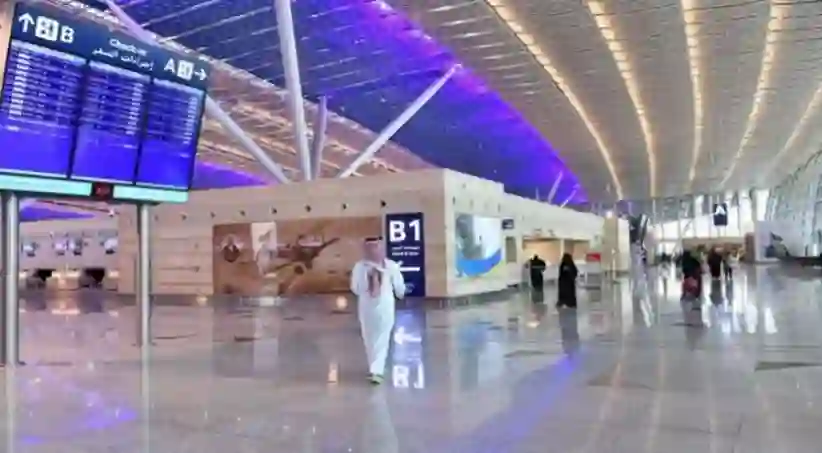 مطار جدة يعلن تغيير سعر مواقف السيارات ويوضح حقيقة إلغاء ساعة الانتظار المجانية الأولى 
