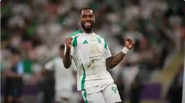 بعد الخسارة من الهلال .. مانشيستر سيتي يطارد هذا النجم من دوري روشن والأهلي بالمرصاد 