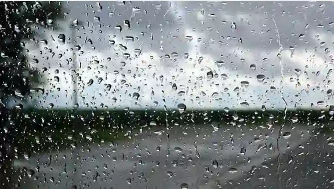 عاجل: تقلبات جوية حادة في جدة والعاصفة الكبرى تقترب وتحذير جديد من الأرصاد 