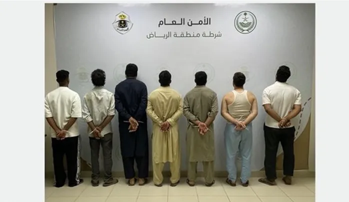 وش عقوبة العسكري اللي يخالف قرار مجلس الوزراء بتكبيل المتهم عند القبض عليه؟ 