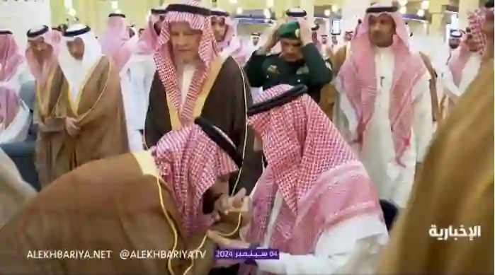 فيديو مهيب لاحترام ولي العهد الأمير محمد بن سلمان لأبناء عمه ومفتي المملكة 
