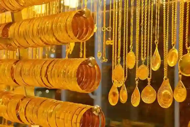 انقلاب كبير في سعر سبيكة الذهب 10 جرام عيار 24 في سوق الذهب السعودي اليوم