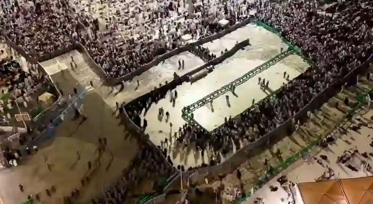 فيديو جوي مذهل لطريقة تحريك الحشود الضخمة في المسجد الحرام بكل سلاسة