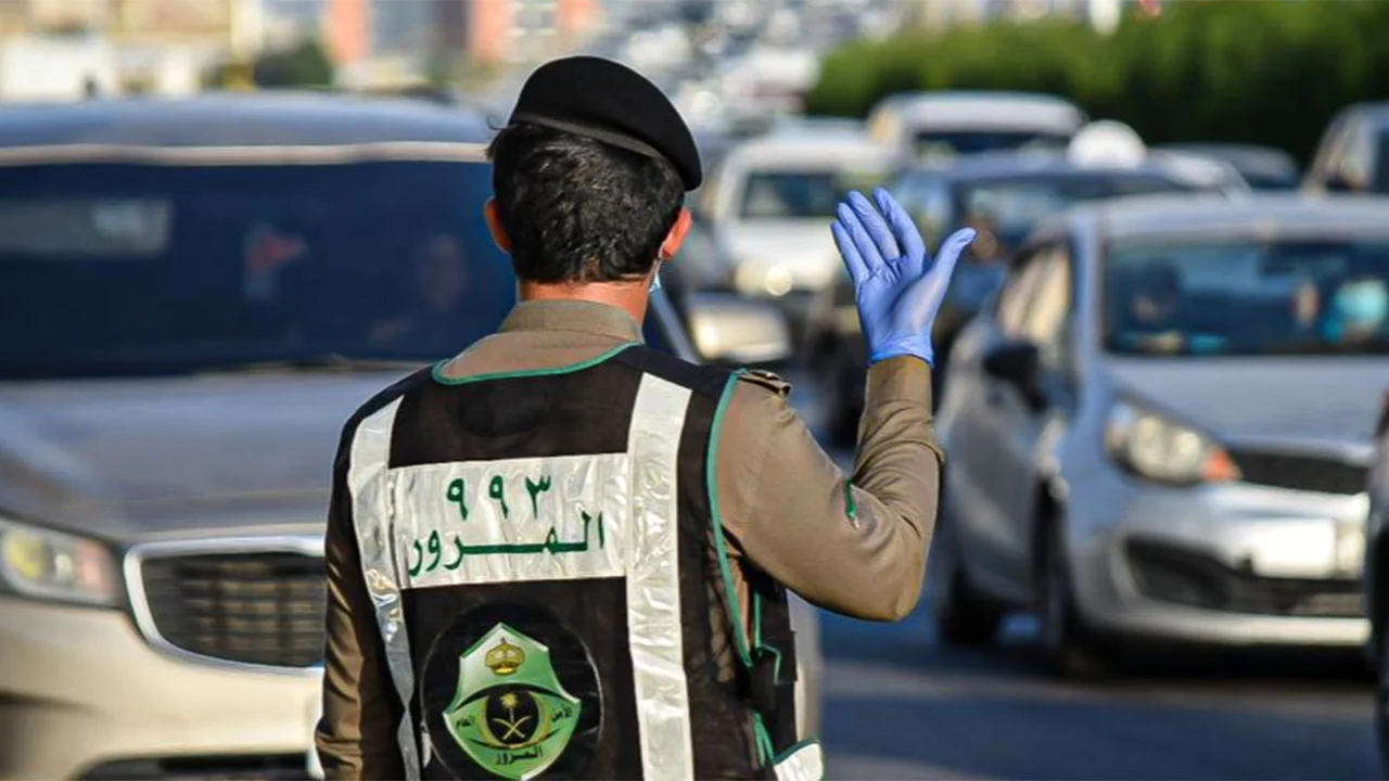 المرور السعودي يعلن عن قيمة المخالفات الجديدة لمن يتجاوز هذه السرعة على طريق مكة - جدة السريع 1446