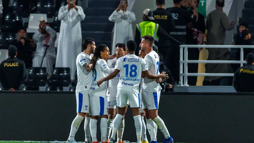 حصري.. الهلال يحقق مكاسب كبيرة من الحرب في الخليج وانتصارات مجانية تدخل في رصيد النادي