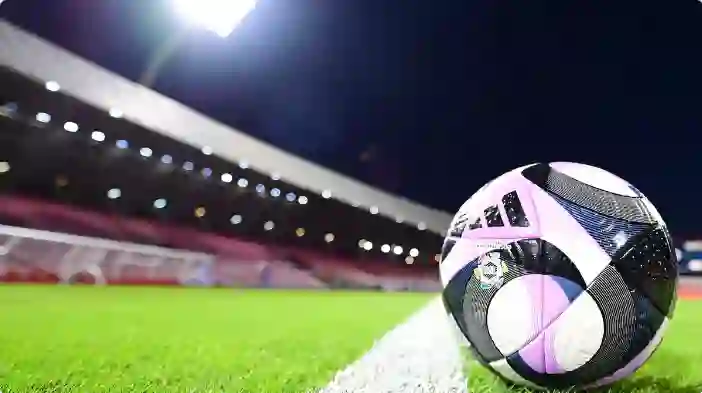 المسابقات تحدد الموعد الجديد لكلاسيكو الهلال والاتحاد ومفاجأة في مكان المباراة 