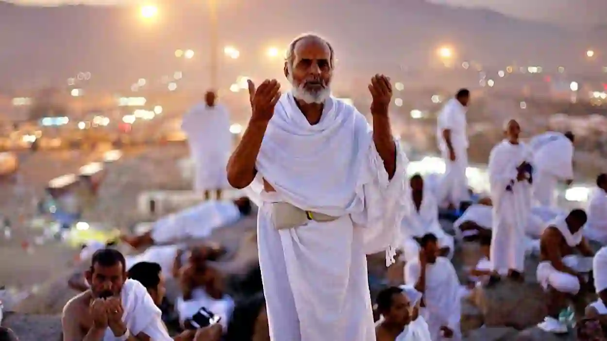 دليل التسجيل في حملة الحج المجاني من الراجحي للمواطنين والمقيمين 1447 والوثائق المطلوبة