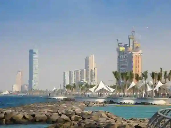 تقرير سعودي يكشف عن مفاجأة في عدد سكان جدة ونسبة المقيمين للمواطنين في 2025 