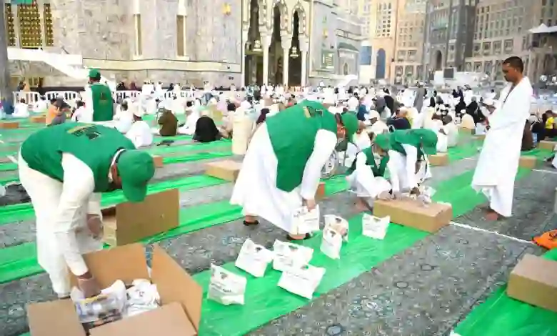 شروط المشاركة في توزيع الوجبات المجانية للصائمين في المسجد الحرام خلال شهر رمضان 1445 