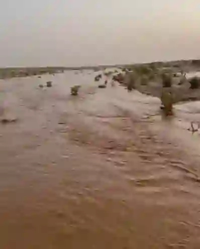 فيديو رهيب لاستمرار جريان سيل وادي الخرمة في الطايف 