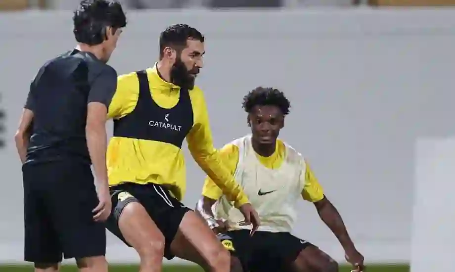 بنزيما ينشر الرعب في الاتحاد بعد ظهوره لأول مرة في التدريبات بهذه الطريقة المختلفة 