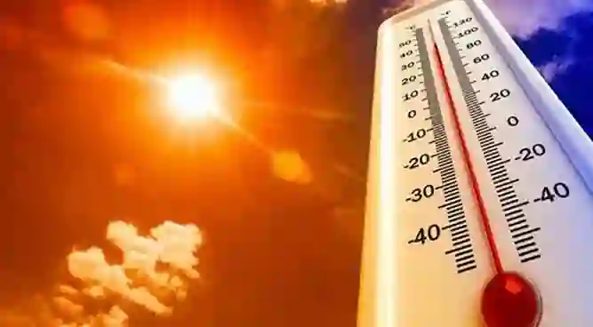 بدء موجة شديدة الحرارة على الرياض ودرجات الحرارة تصل في الظل الى 50 درجة في هذا التاريخ 
