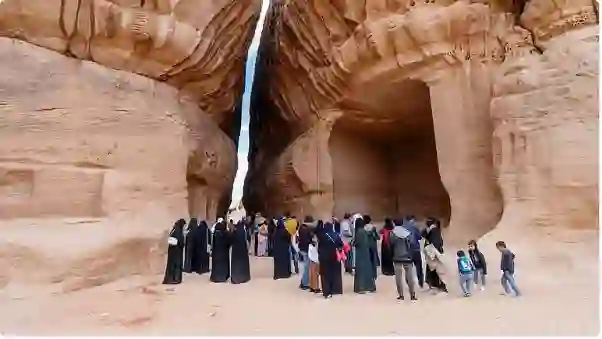 تقرير رسمي يكشف مفاجأة عن المبالغ التي ينفقها سكان السعودية على المطاعم والفنادق 