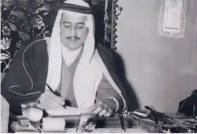 صورة تنشر لأول مرة للملك سلمان في عمر العشرين سنة لن تصدق من يشبه 