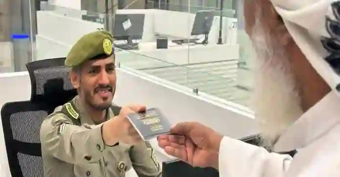 السعودية تمنع على القادمين بتأشيرة العمرة الجديدة ادخال هذه المواد معهم بينها مواد غذائية شائعة 