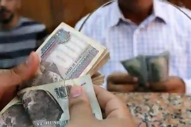 رسمياً: تعويم جديد في مصر وهذا سعر الجنيه الجديد مقابل الدولار والريال السعودي 