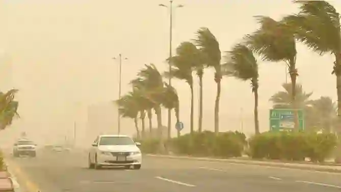 تحذير عاجل من الأرصاد للمسافرين والساكنين على طول الطريق الساحلي بين مكة وجازان انتبهو خاصة في هذه الاوقات من النهار 