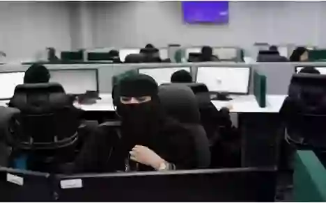 من اليوم السعودية تتيح لأي مقيم نقل الكفالة بحرية بدون موافقة الكفيل في هذه الحالات 