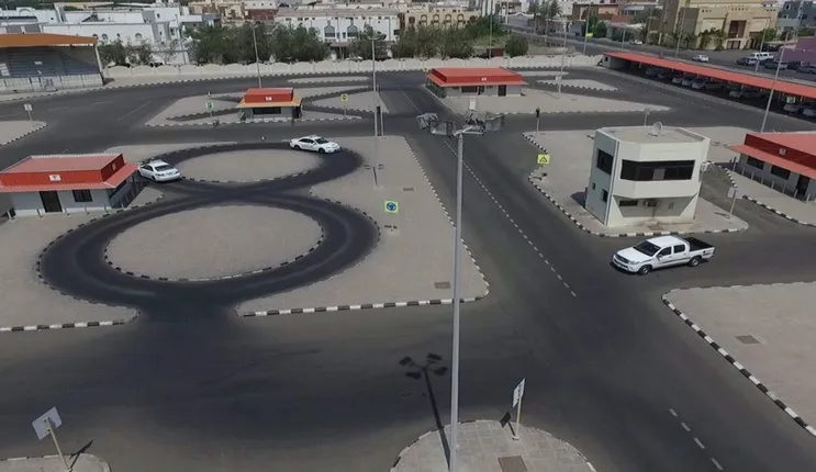 المرور يكشف عن قرارات جديدة حول مدارس تعليم القيادة للرجال والنساء بداية من 2024 