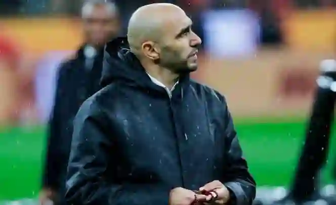عاجل: مدرب عربي جديد يخلف رينارد في تدريب المنتخب السعودي قبل انطلاق المونديال 