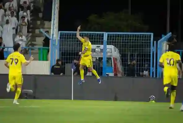 ببركة المطر .. النصر يحقق المعجزة في ليلة لم تكن متوقعة 