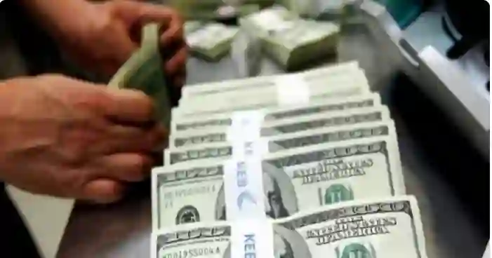 لأول مرة .. قفزة كبيرة للدولار مقابل الجنيه المصري في البنوك وسعر قياسي جديد للريال السعودي 
