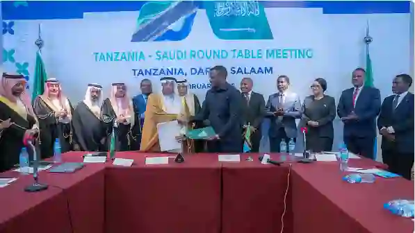 السعودية تستحوذ على ميناء عالمي وتوجه ضربة معلم لموانئ دبي 