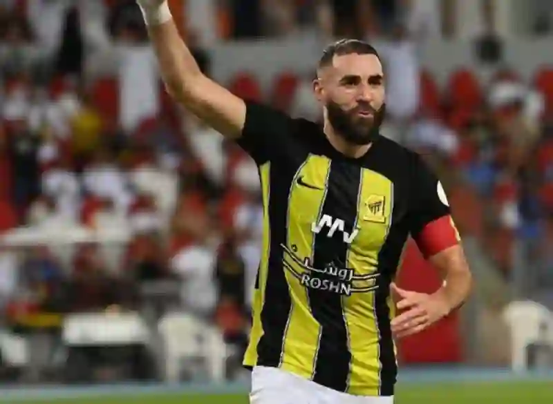 تسريبات من الكواليس تكشف عن شروط بنزيما التعجيزية للاستمرار مع الاتحاد 