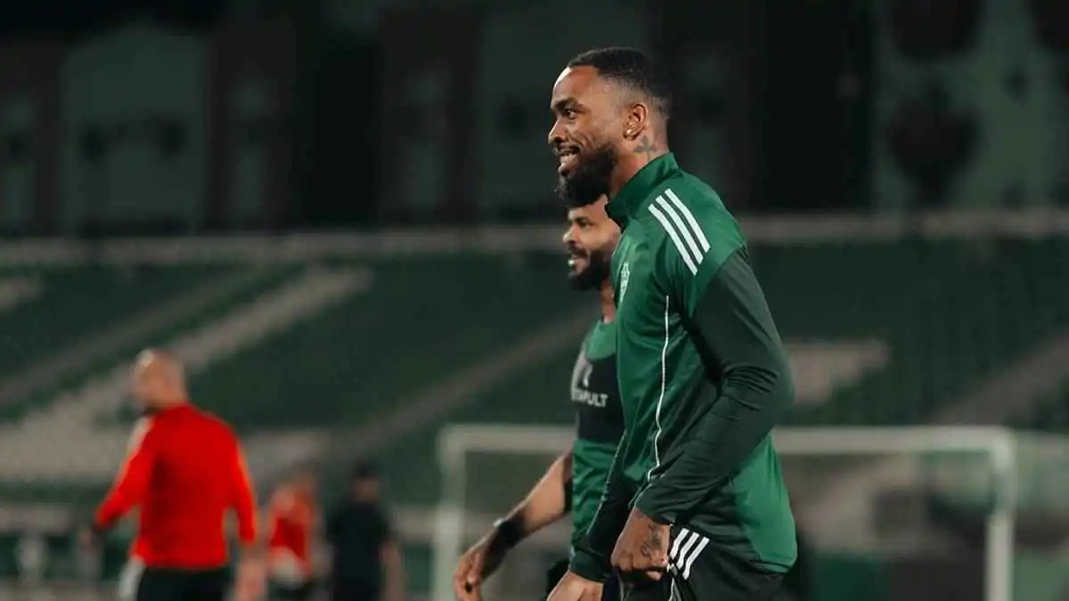 عاجل.. خبير قانوني يكشف السبب الحقيقي وراء قرار وقف رونالدو عن اللعب في السعودية 