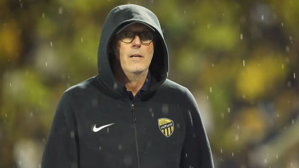 مدرب الاتحاد لوران بلان يتخلى عن ثلاثي نجوم الفريق قبل انطلاق السوبر ويكشف عن ورقته الرابحة الجديدة 
