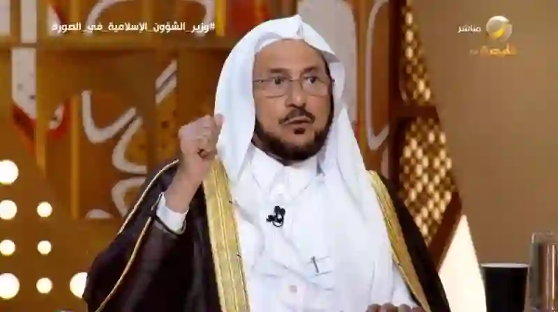 فيديو الزام أئمة المساجد في السعودية بقراءة القرآن الكريم بهذه القراءة فقط والكشف عن عقوبة المخالفين 