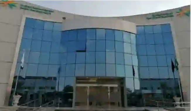 قرارات جديدة في السعودية حول العمل في وقت الظهيرة للعاملين في هذه المهن يبدء تطبيقها فوراً 