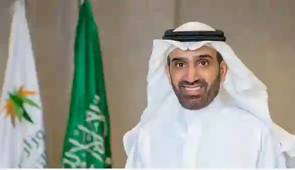 قرار الزامي عاجل من وزير الموارد البشرية حول إجازة يوم التأسيس يوم الأحد القادم 