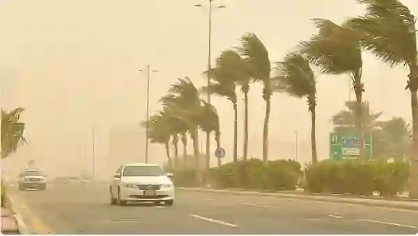 الأرصاد تحذر من موجات حارة وغبار كثيف على هذه المناطق وتطلب من سكان الرياض البقاء في بيوتهم بداية من صباح الأربعاء 
