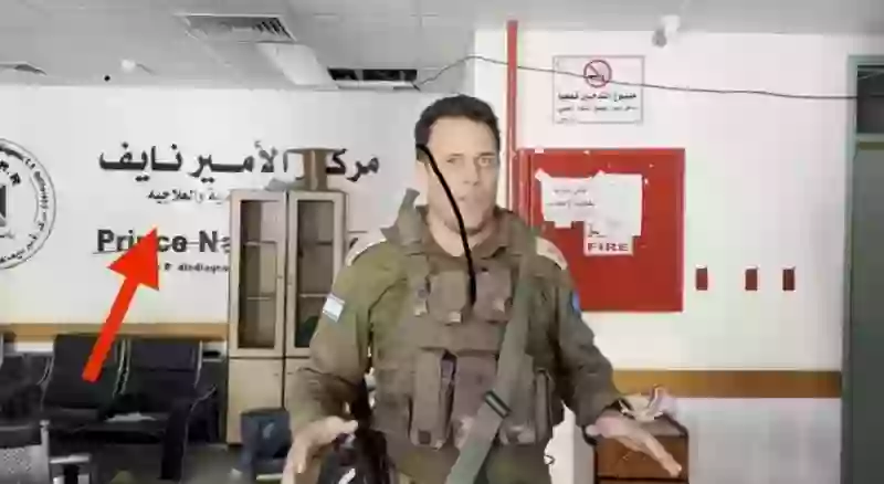الأمير نايف يظهر فجأة في مستشفى الشفاء في غزة 