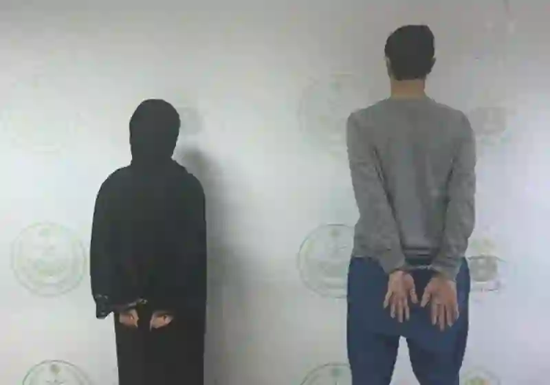 فيديو مثير للجدل من الرياض يظهر رجل وامرأة في مكان عام والتفاصيل تكشف جنسيتهما