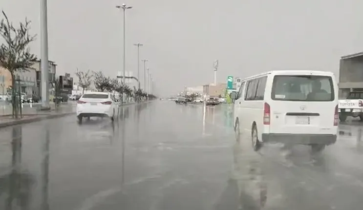 تحذير عاجل من الأرصاد باللون الأحمر لسكان جازان و7 مناطق من خطر الساعات القادمة وهذا ما يجب فعله فوراً 