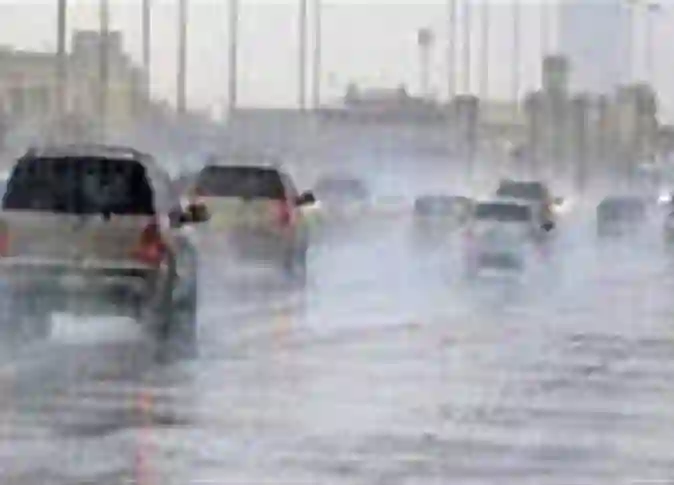 الأرصاد تحذر من أمطار غزيرة على جدة حتى الخميس وحقيقة تعليق الدراسة بسبب الأمطار على جدة اليوم 