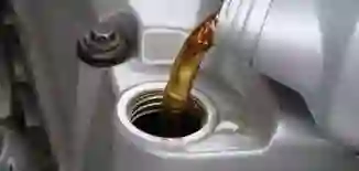 3 أسباب وراء النقص المستمر لزيت محرك سيارتك إذا كان لا يخرج منها عادم أزرق أو أبيض 