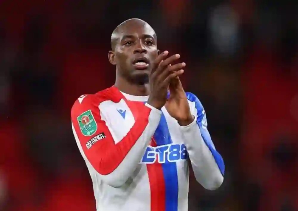 من يقف وراد هتافات جماهير الهلال التي قدمت طلب محرج للوليد بن طلال 