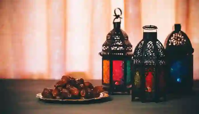 هل يجوز الصدقة بدل صيام القضاء؟ 