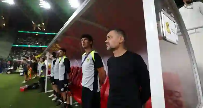 تفاصيل جديدة عن نقاش ساخن تحول لمشادة بين كونسيساو ونجم الاتحاد وباب الرحيل يفتح من جديد 
